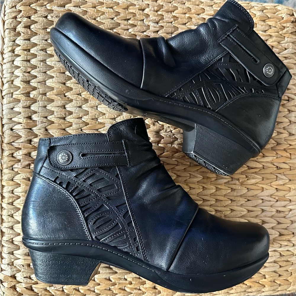 Abeo Cadence Ankle Heel Booties Black